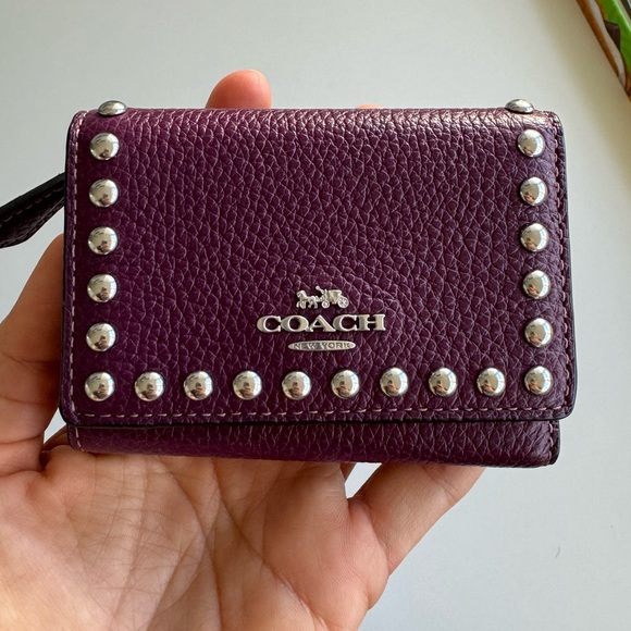 Absolutely new coach wallet. Authentic item from boutique in Aventura mall - Picture 4 of 8